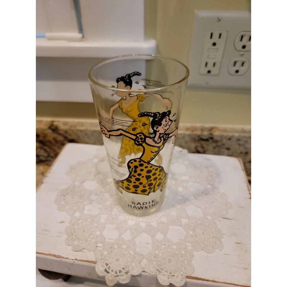 Vintage 1975 Al Capp SADIE HAWKINS Cartoon Character Glass - Lil' Abner 16 OZ